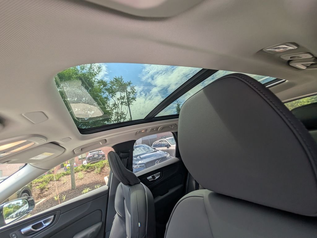 New 2026 White Volvo T8 Plus image 15