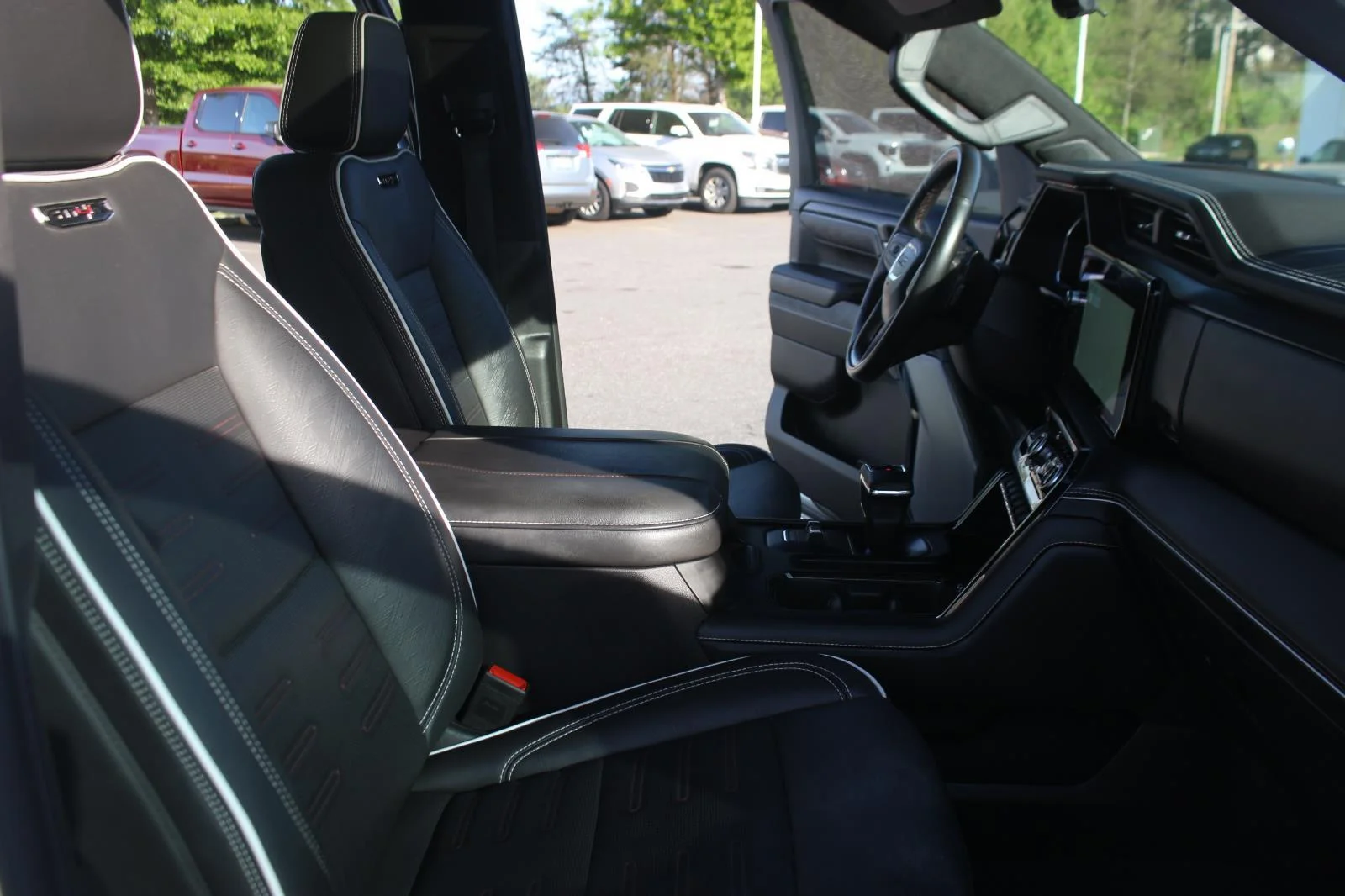 Used 2024 Summit White GMC AT4X image 38
