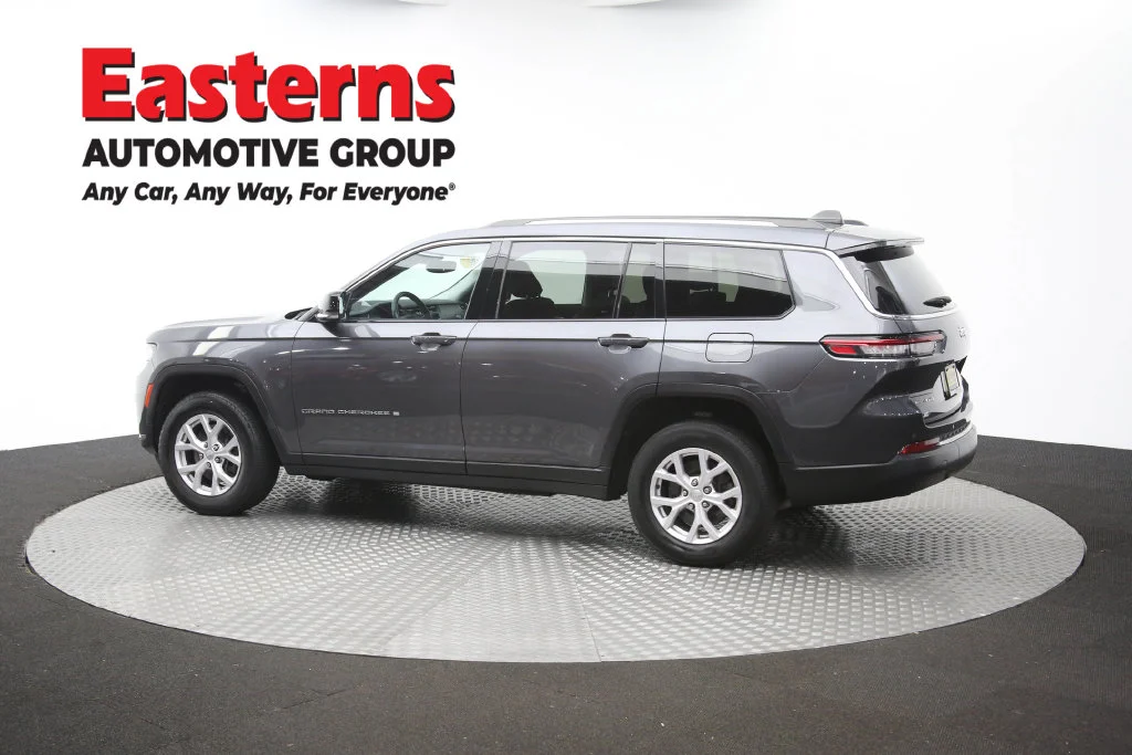 Used 2022 Gray Jeep Limited image 66