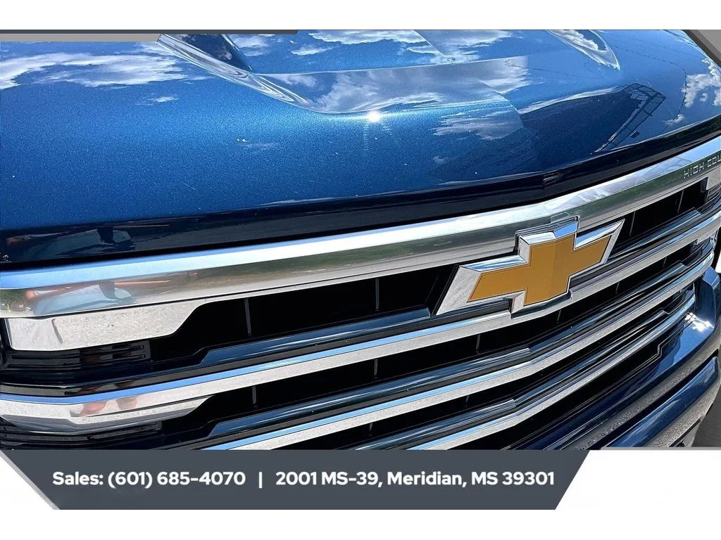 Used 2023 Northsky Blue Metallic Chevrolet High Country image 21