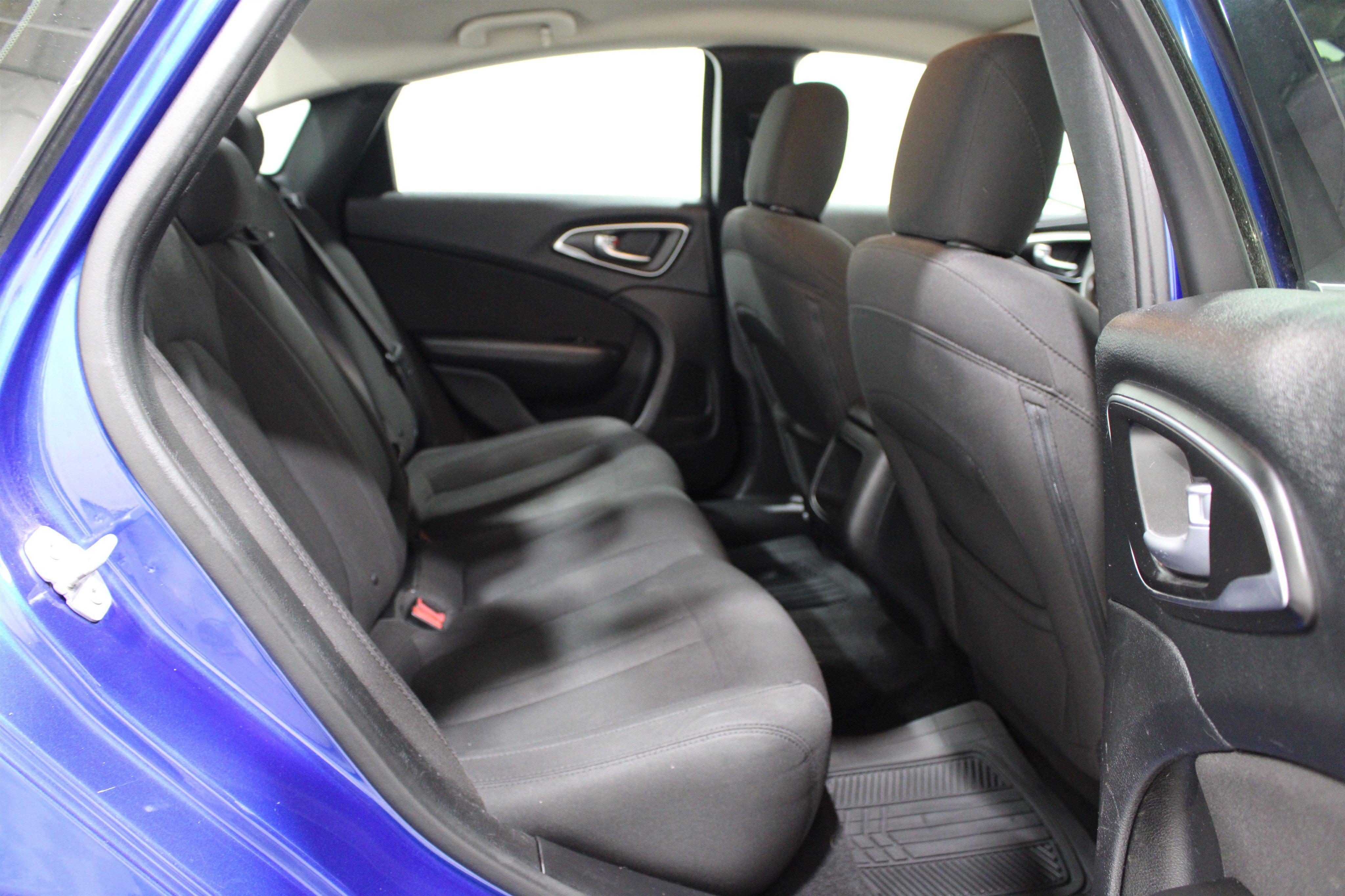 Used 2015 Vivid Blue Pearlcoat Chrysler Limited image 19