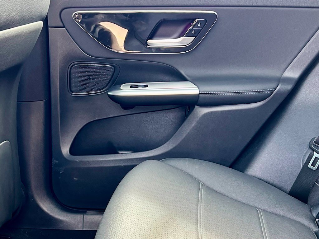Certified Used 2026  Mercedes-Benz GLC 300 image 18