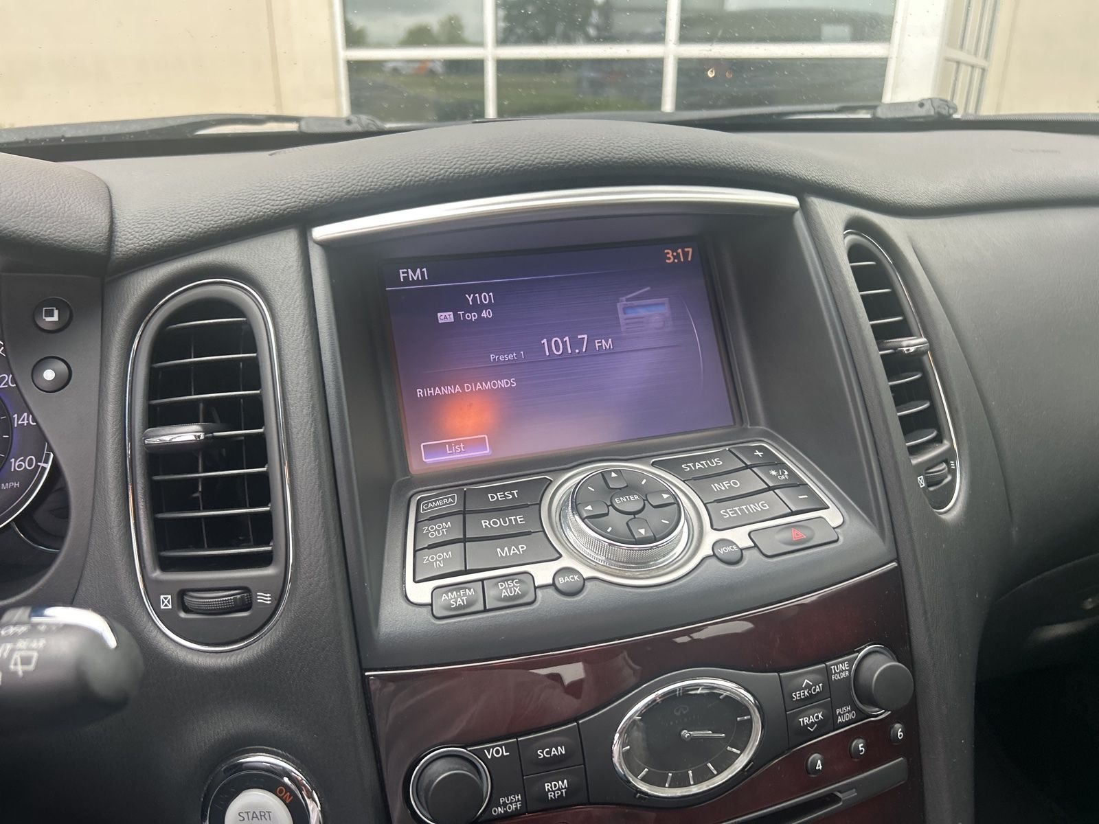Used 2017 Gray INFINITI Base image 17