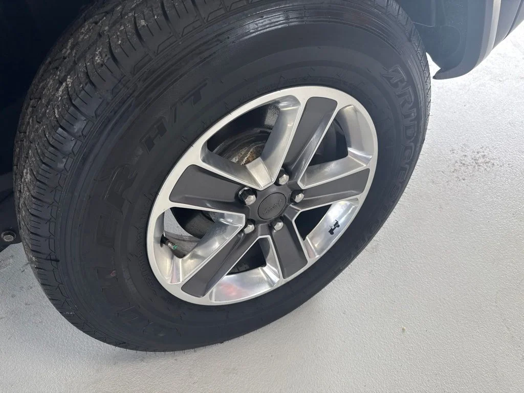Used 2020 Gray Jeep Unlimited Sahara image 15