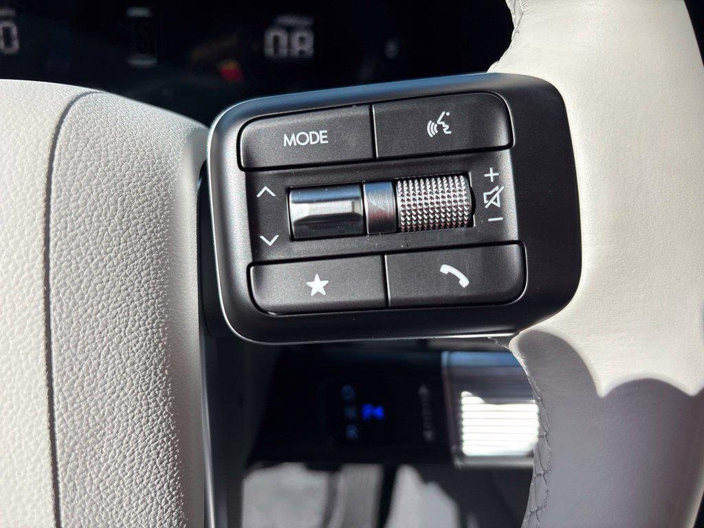New 2027 Gray Hyundai SEL AWD image 18
