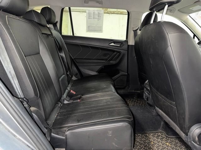 Used 2022 Silver Volkswagen SE image 20