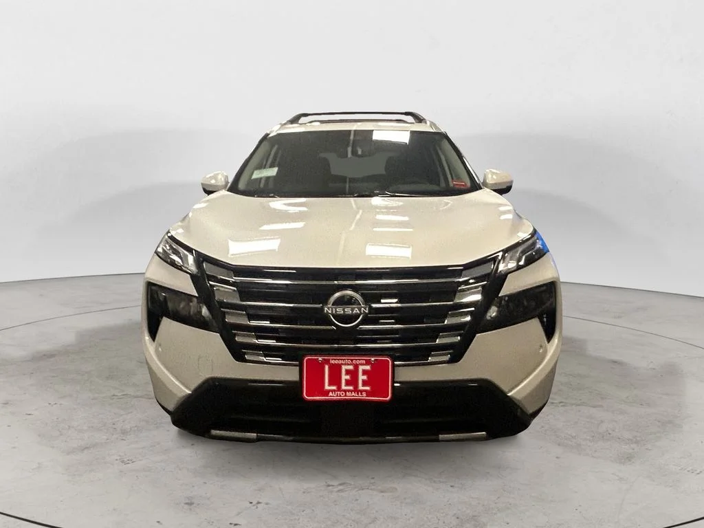New 2026 White Pearl Nissan Platinum image 8