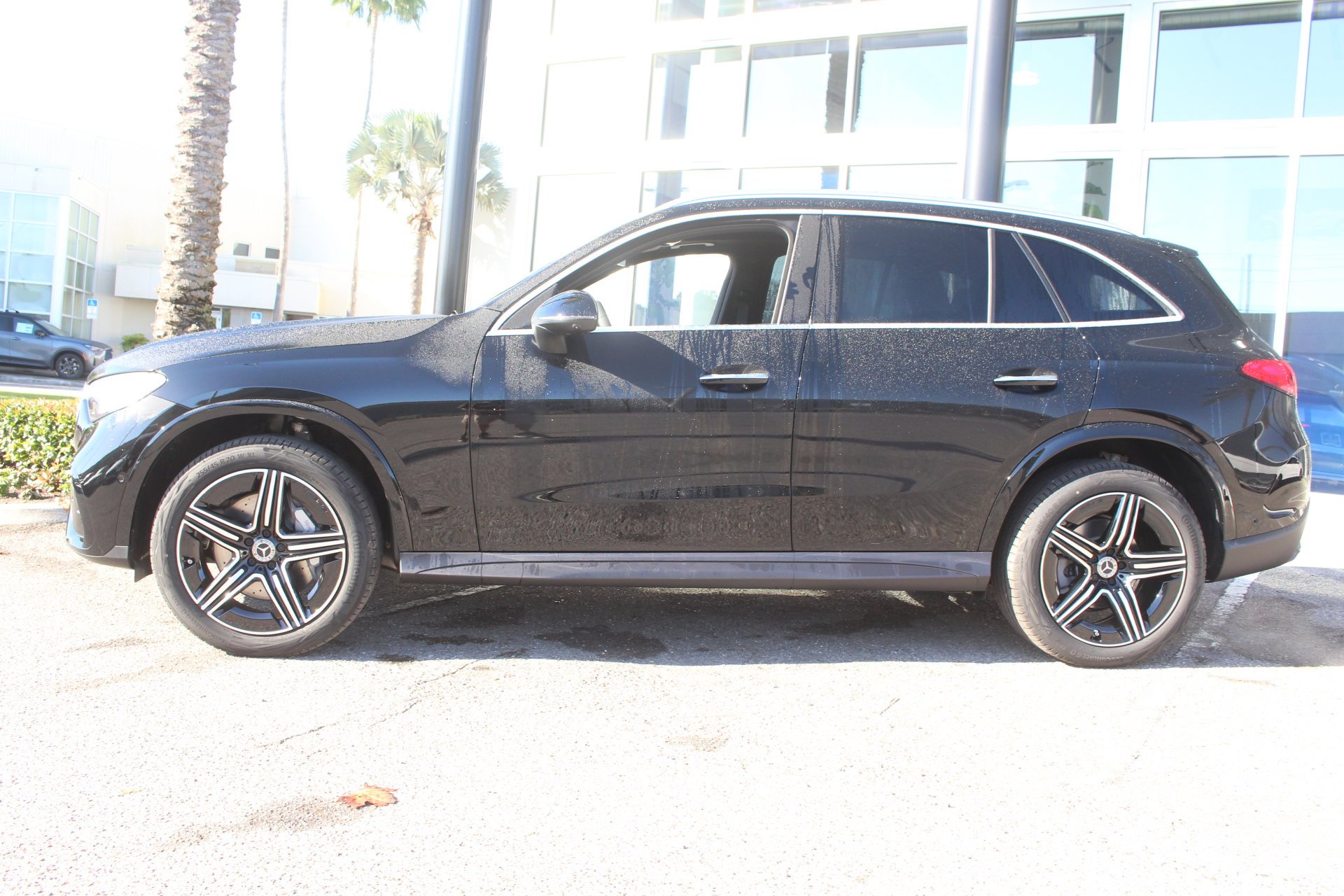 New 2026 Black Mercedes-Benz GLC 300 image 3