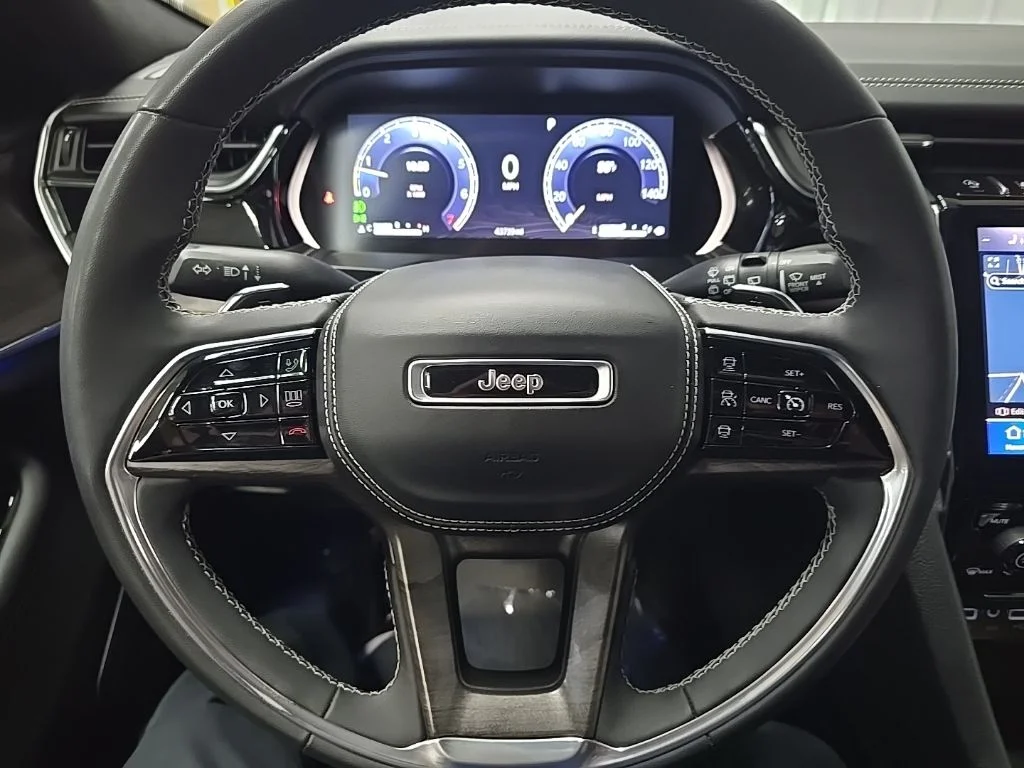 Used 2023 White Jeep Overland image 20