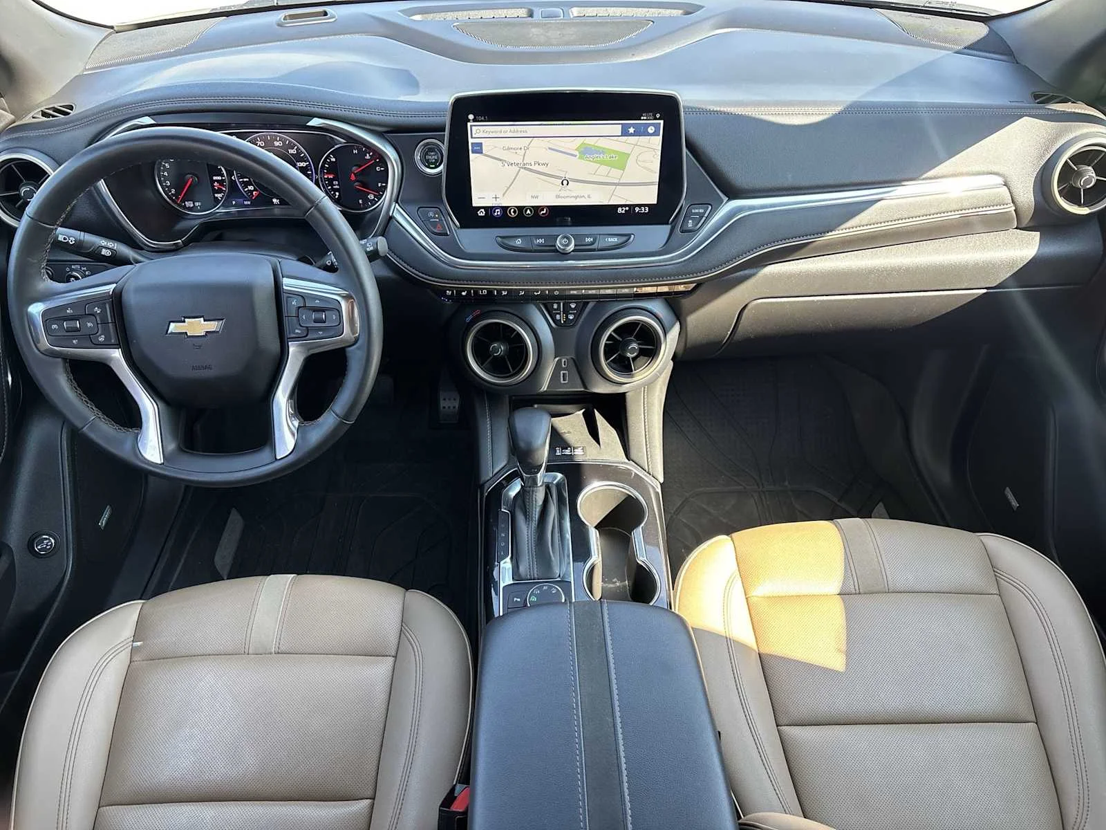 Used 2023 Iridescent Pearl Tricoat Chevrolet Premier image 22