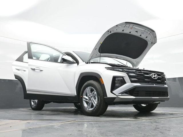 New 2026 White Hyundai SE AWD image 32