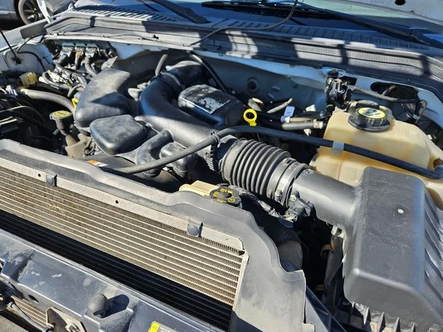 Used 2008 White Ford  image 22