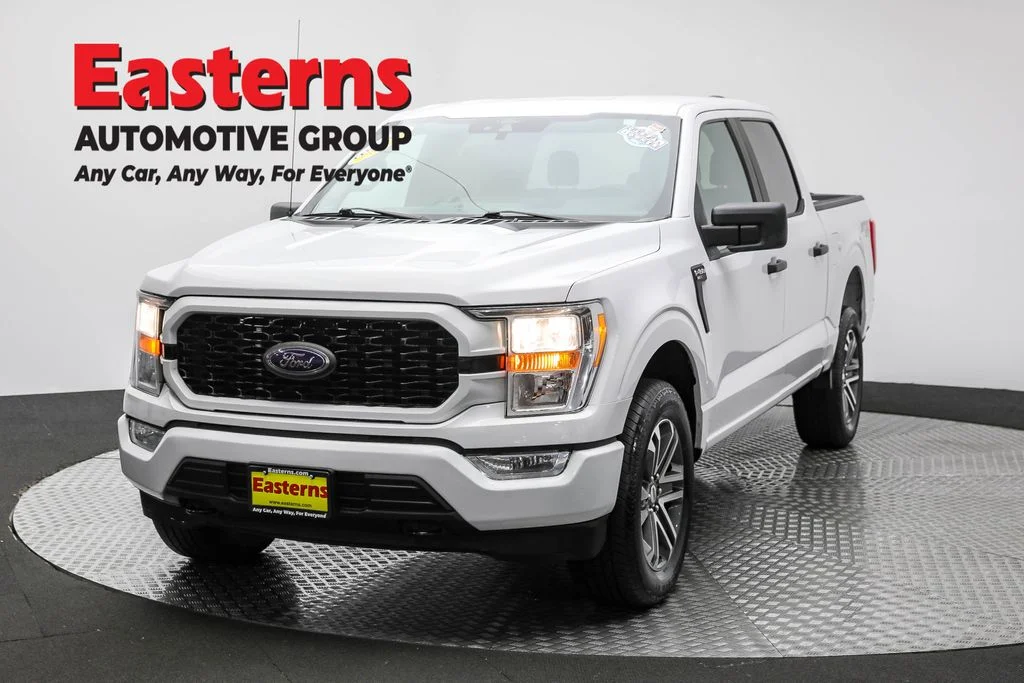 Used 2021 White Ford XL image 1
