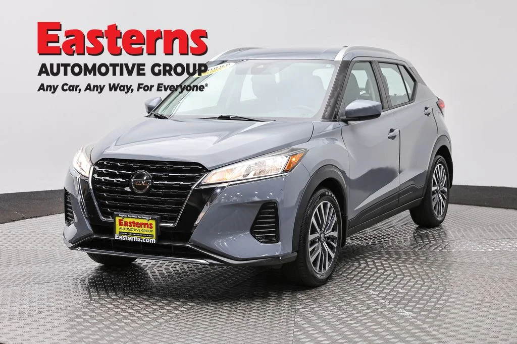 Used 2021 Gray Nissan SV image 1