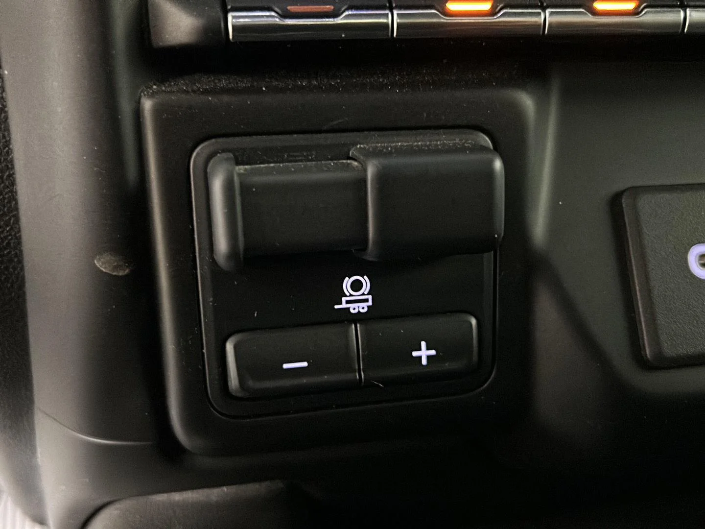 Used 2021 Dark Sky Metallic GMC AT4 image 33