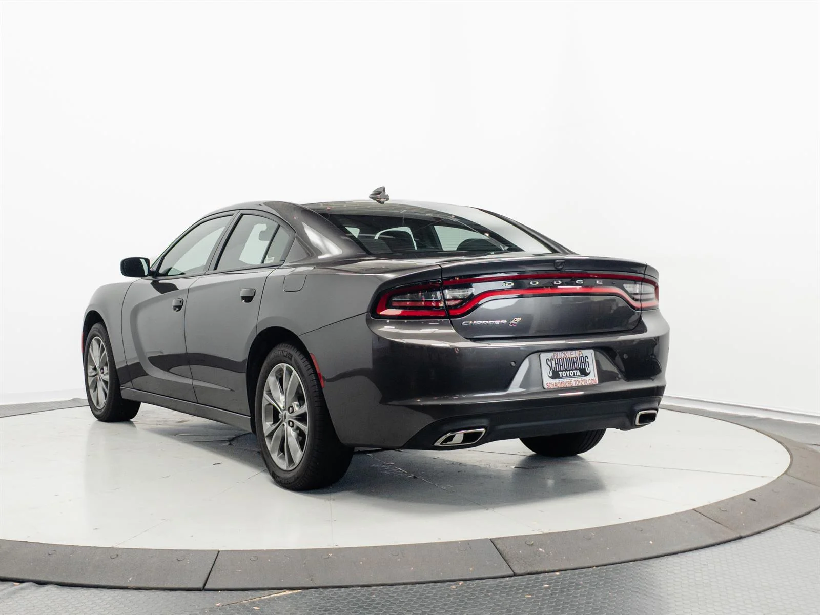 Used 2022 Gray Dodge SXT image 7