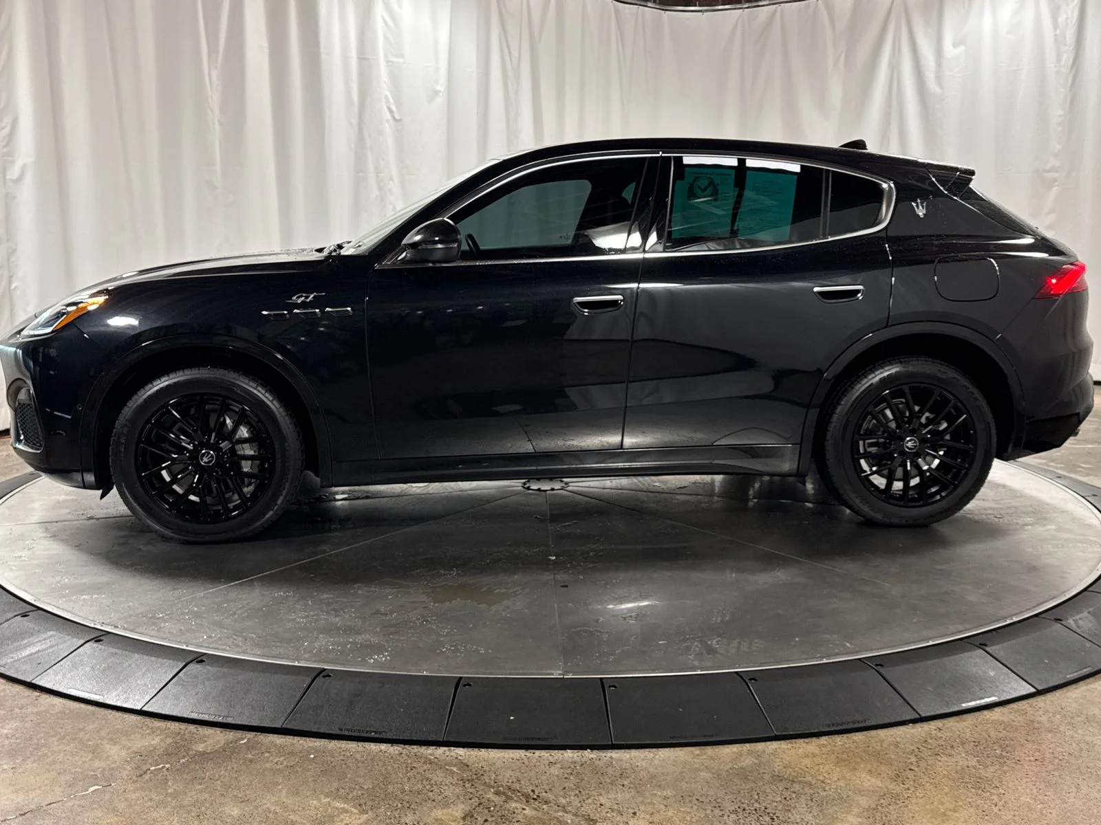 Used 2024 Nero Tempesta Metallic Maserati GT image 25