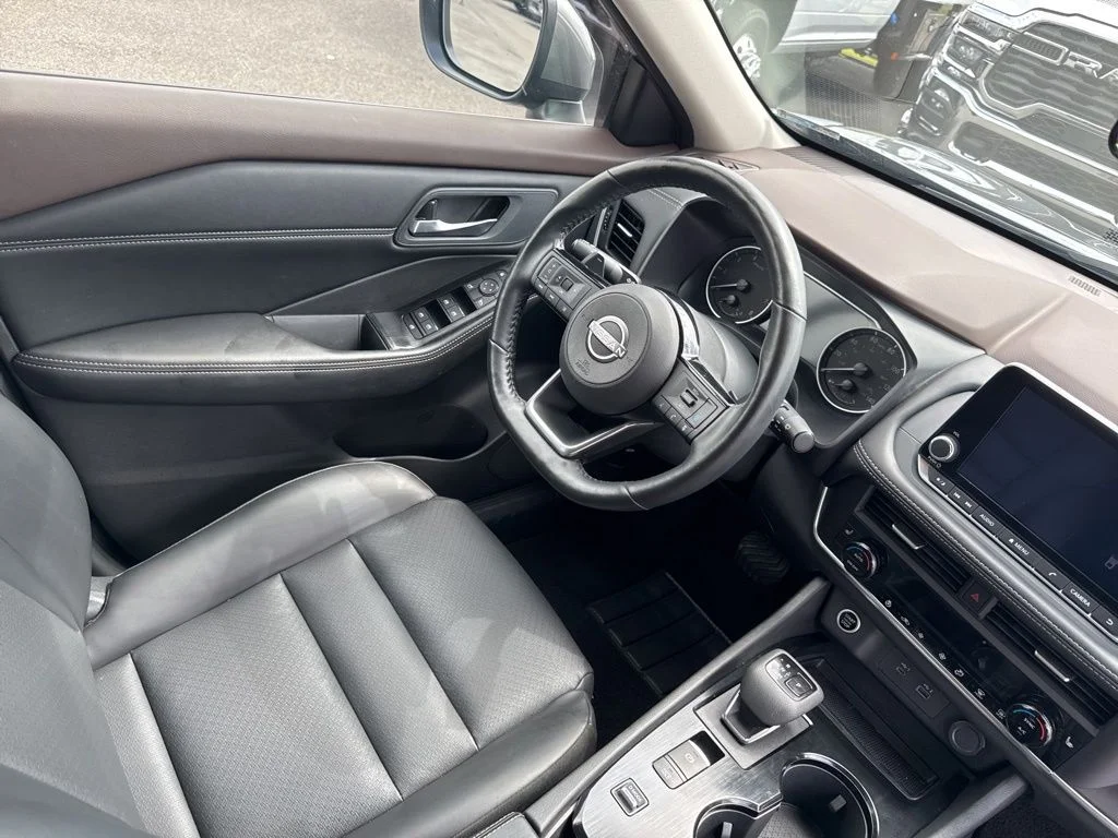 Used 2023 Gray Nissan SV image 25