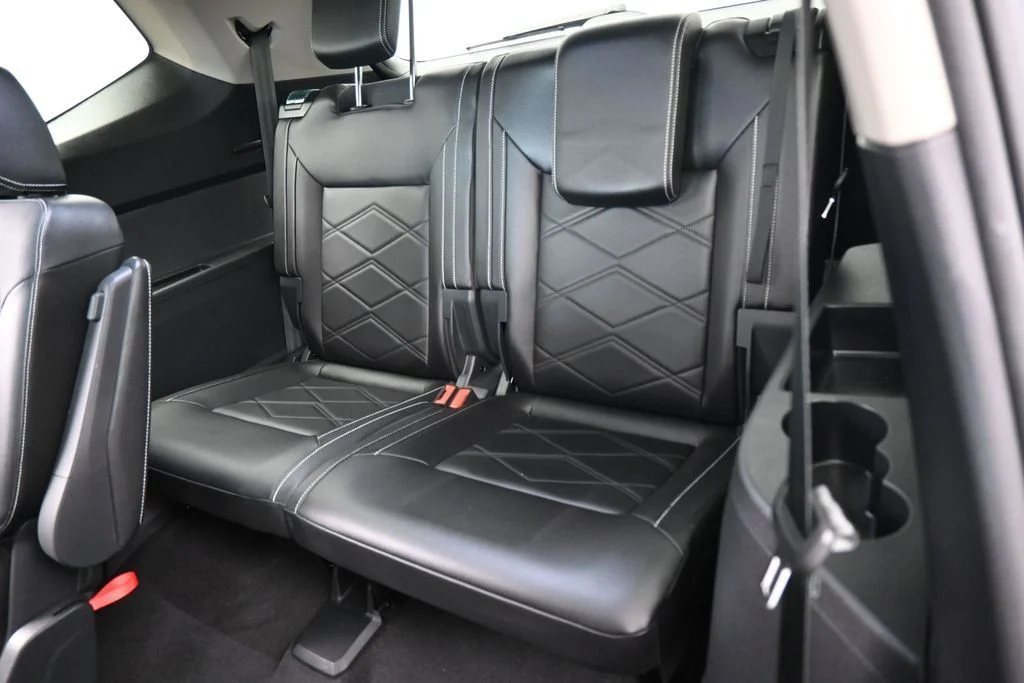 Used 2024 Gray Volkswagen 2.0T SE w/Technology image 33