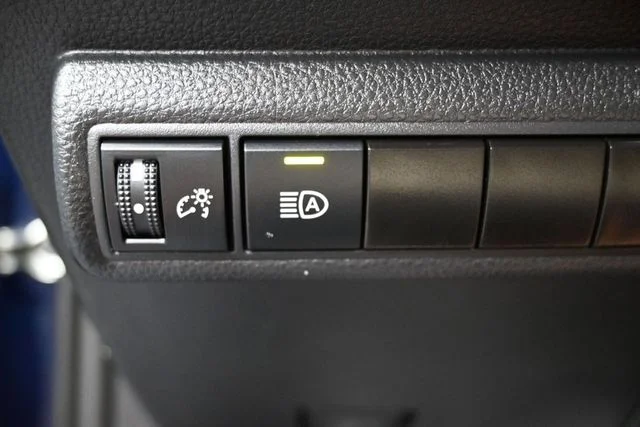 2025 Toyota Corolla LE - Photo 23