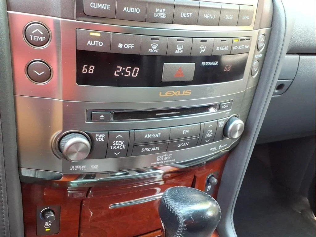 Used 2008  Lexus 570 image 7