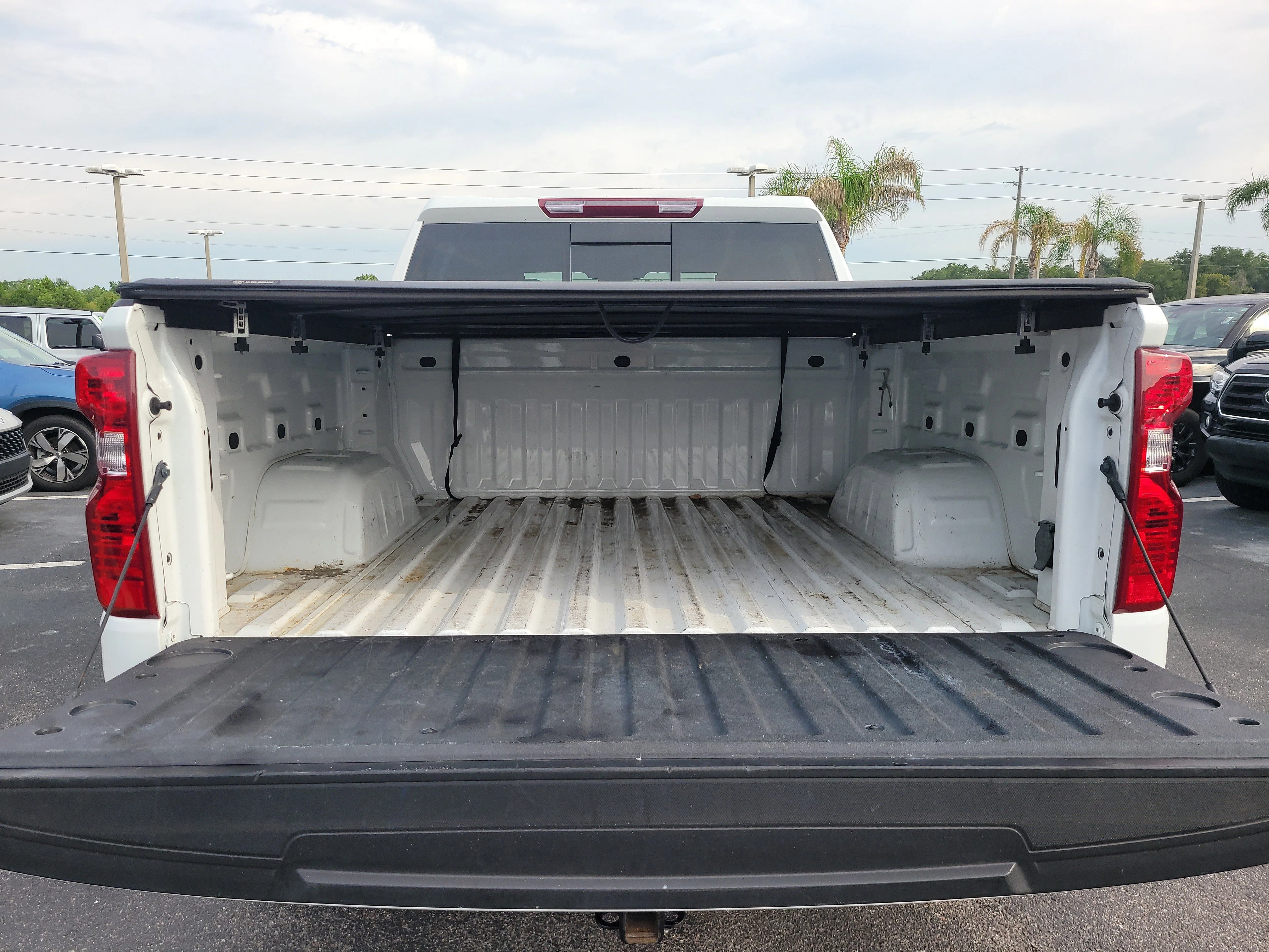 Used 2024 Summit White Chevrolet LT image 8