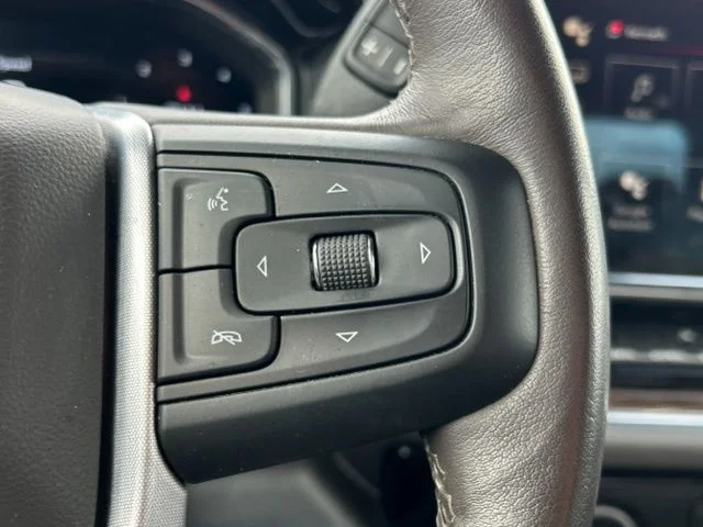 Used 2022 Summit White GMC SLE image 35