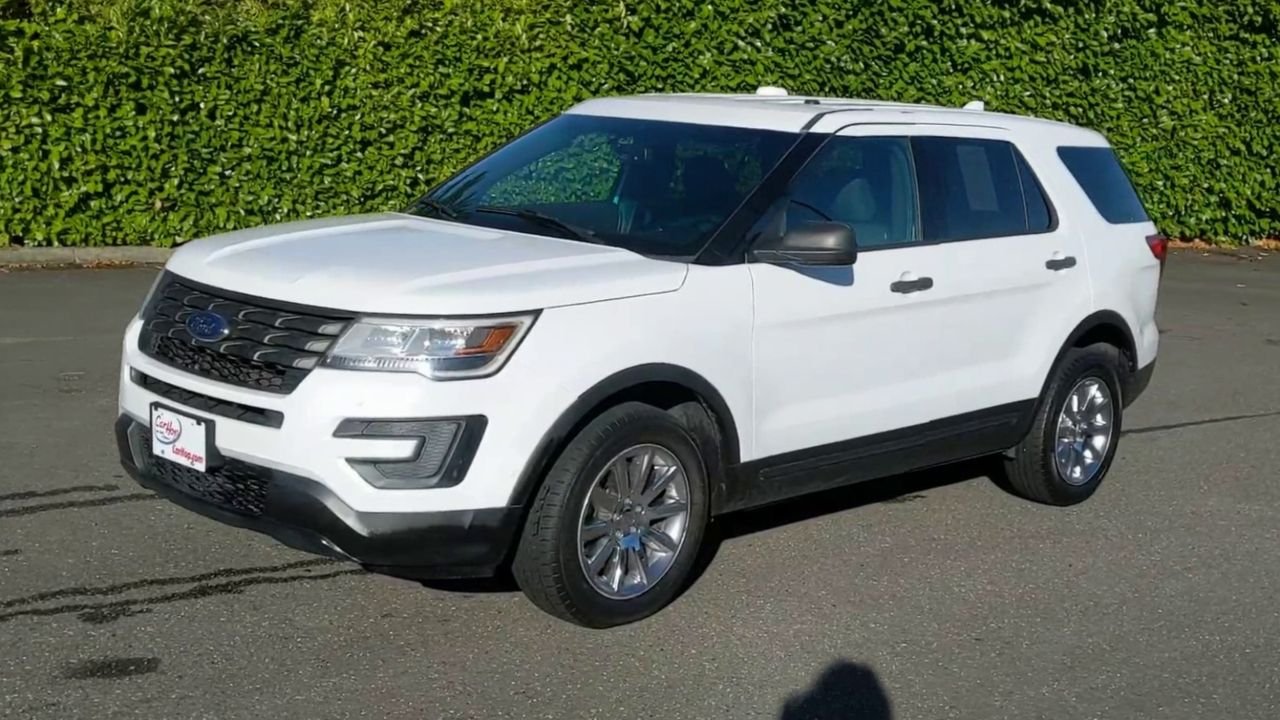 2016 Ford Explorer photo 3