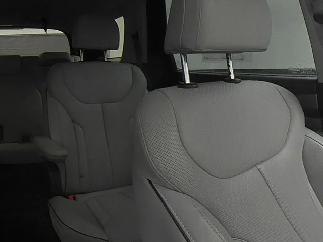 Used 2024 Silver Hyundai SEL image 33