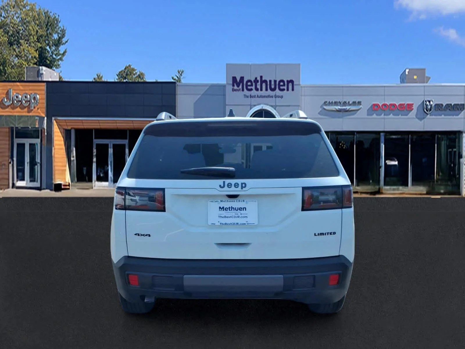 New 2026 Bright White Clear-Coat Exterior Paint Jeep Limited image 5
