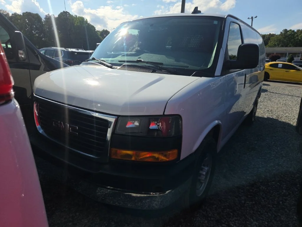 Used 2024 White GMC Work Van image 1
