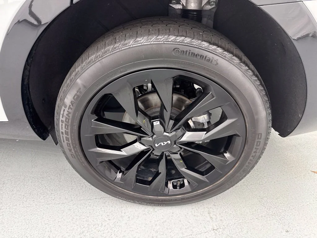 Used 2023 Gray Kia SX image 6