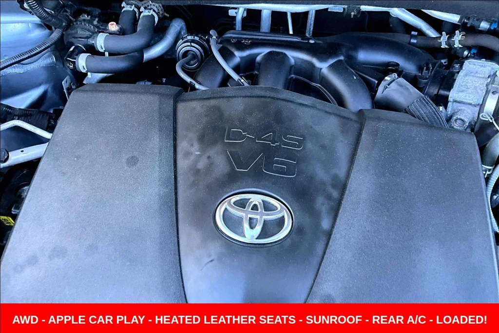 Used 2021 Silver Toyota XLE image 37