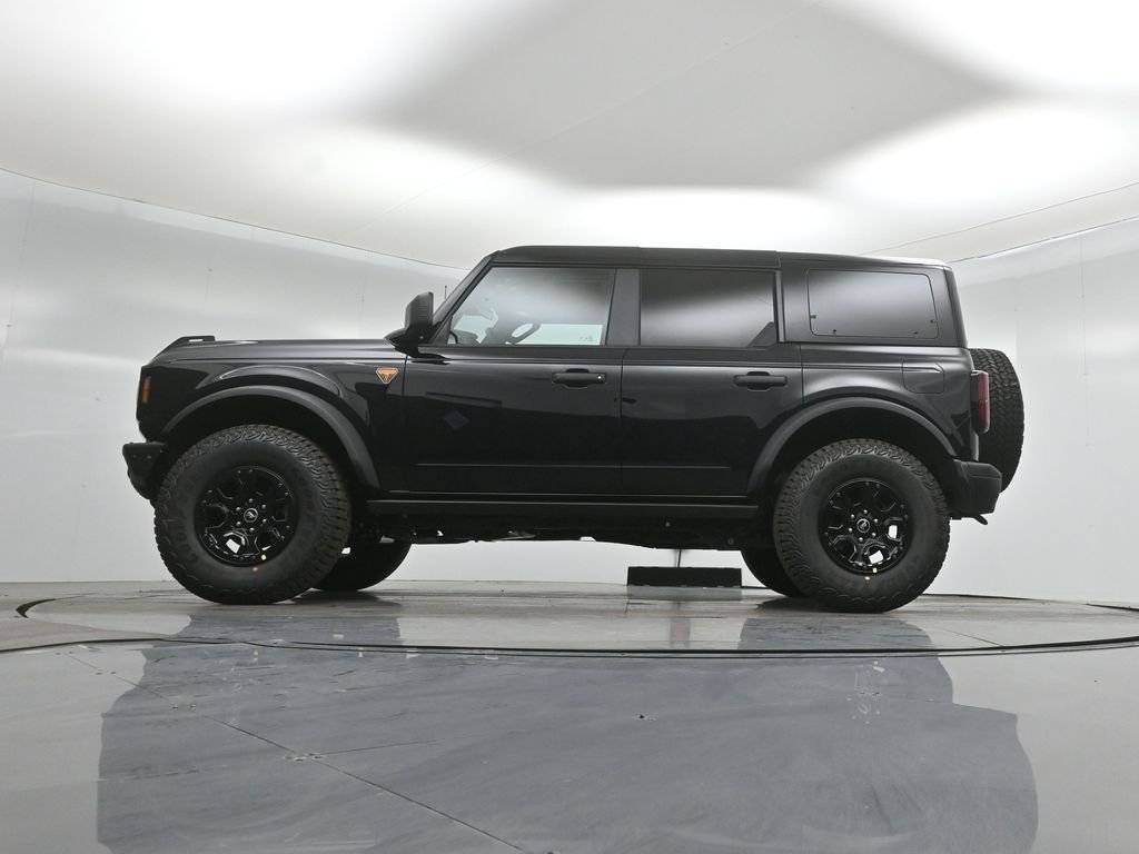 New 2026 Shadow Black Ford Badlands image 7