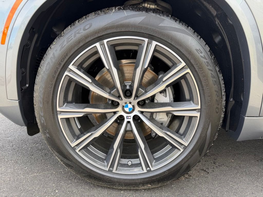 New 2026 Skyscraper Grey Metallic BMW xDrive40i image 6