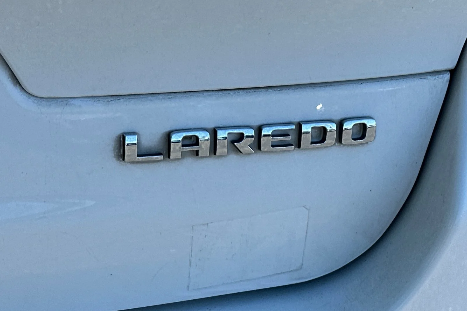 Used 2023 Bright White Clearcoat Jeep Laredo image 27