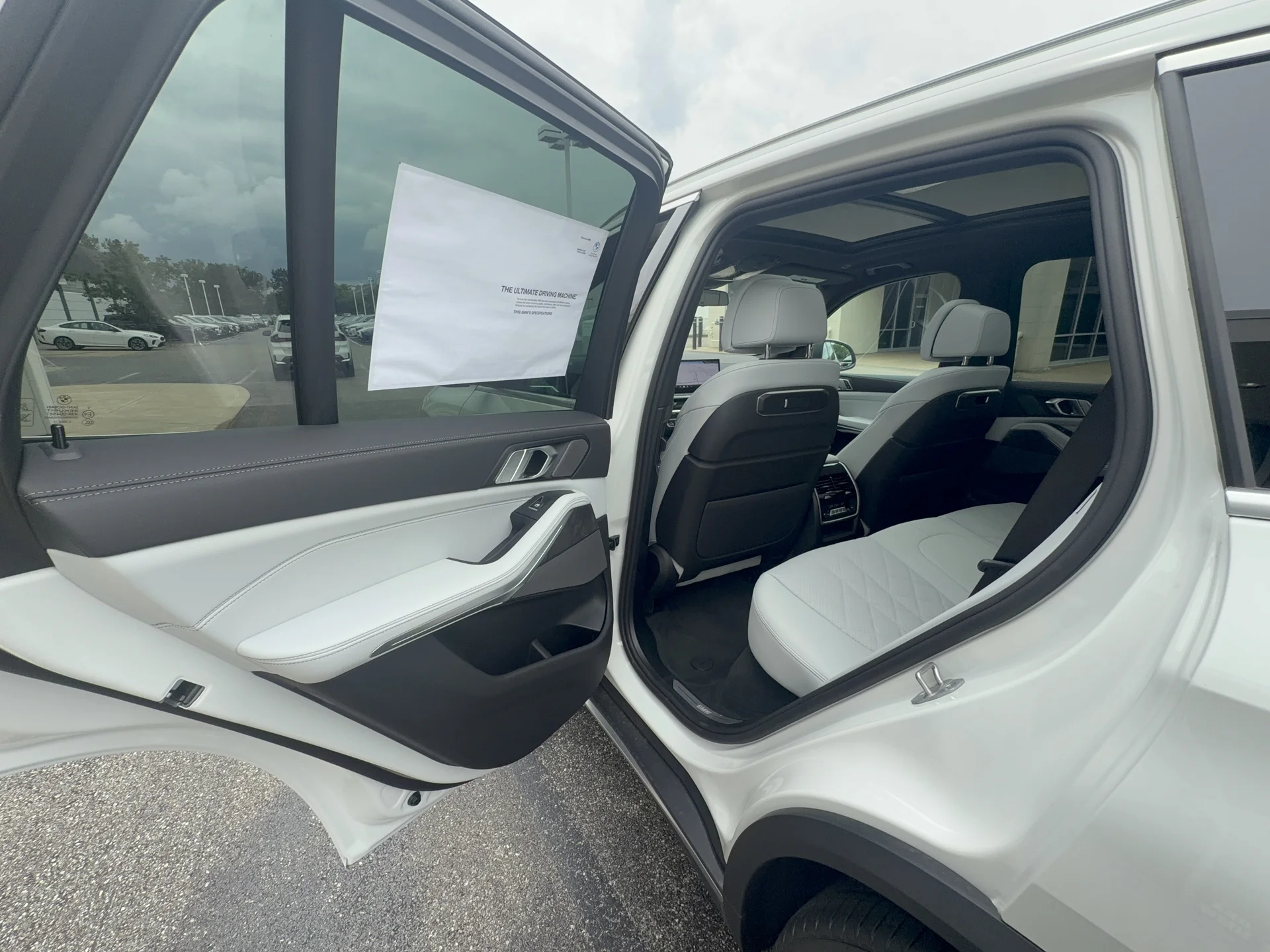 New 2026 Alpine White BMW xDrive40i image 23