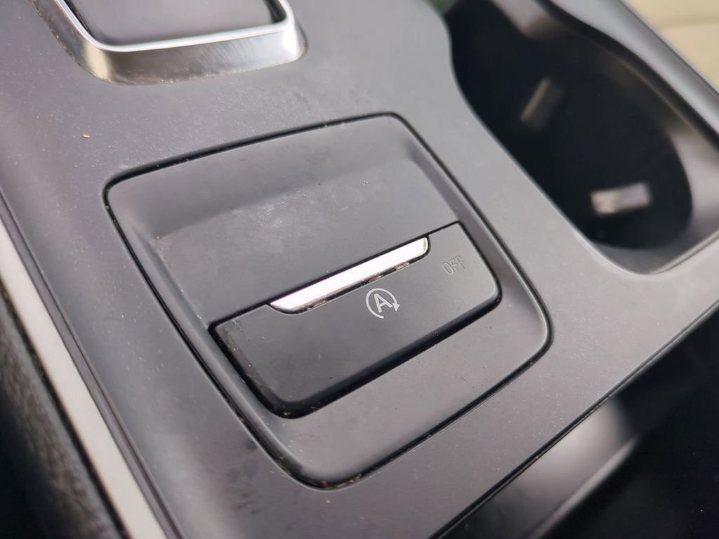 2021 Ford Edge SE - Photo 26