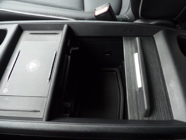 Certified Used 2025 Solar Silver Metallic Honda Touring image 38