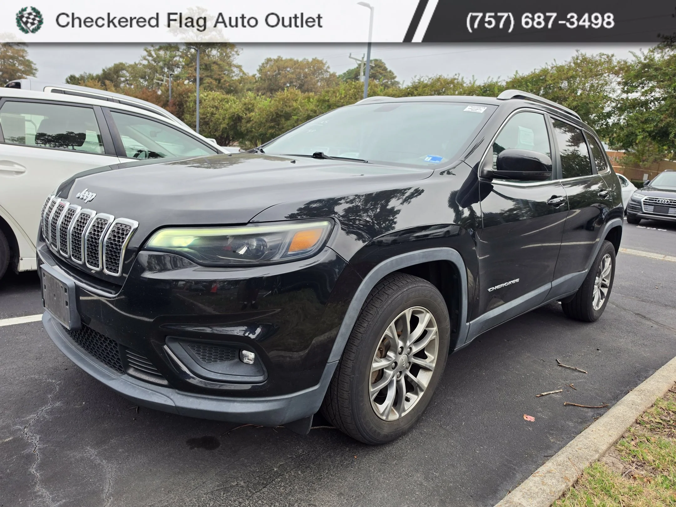 Used 2019 Diamond Black Jeep Latitude Plus image 1