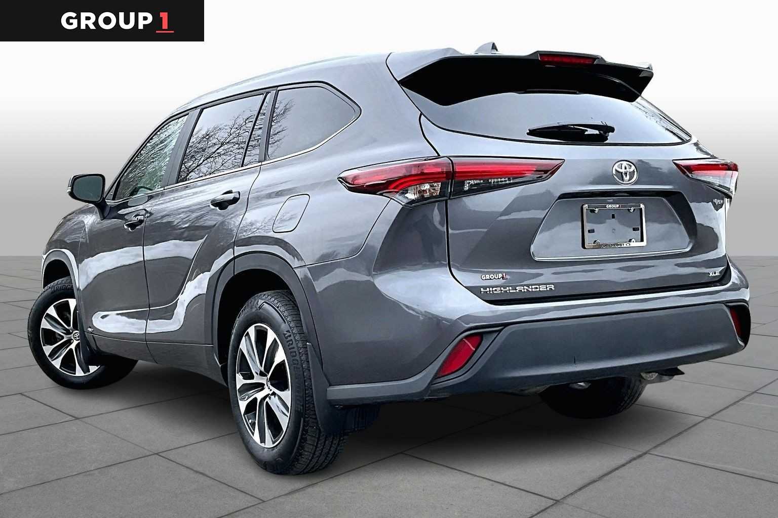 2025 Toyota Highlander XLE - Photo 12