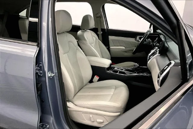 Used 2023 Everlasting Silver Kia SX image 8