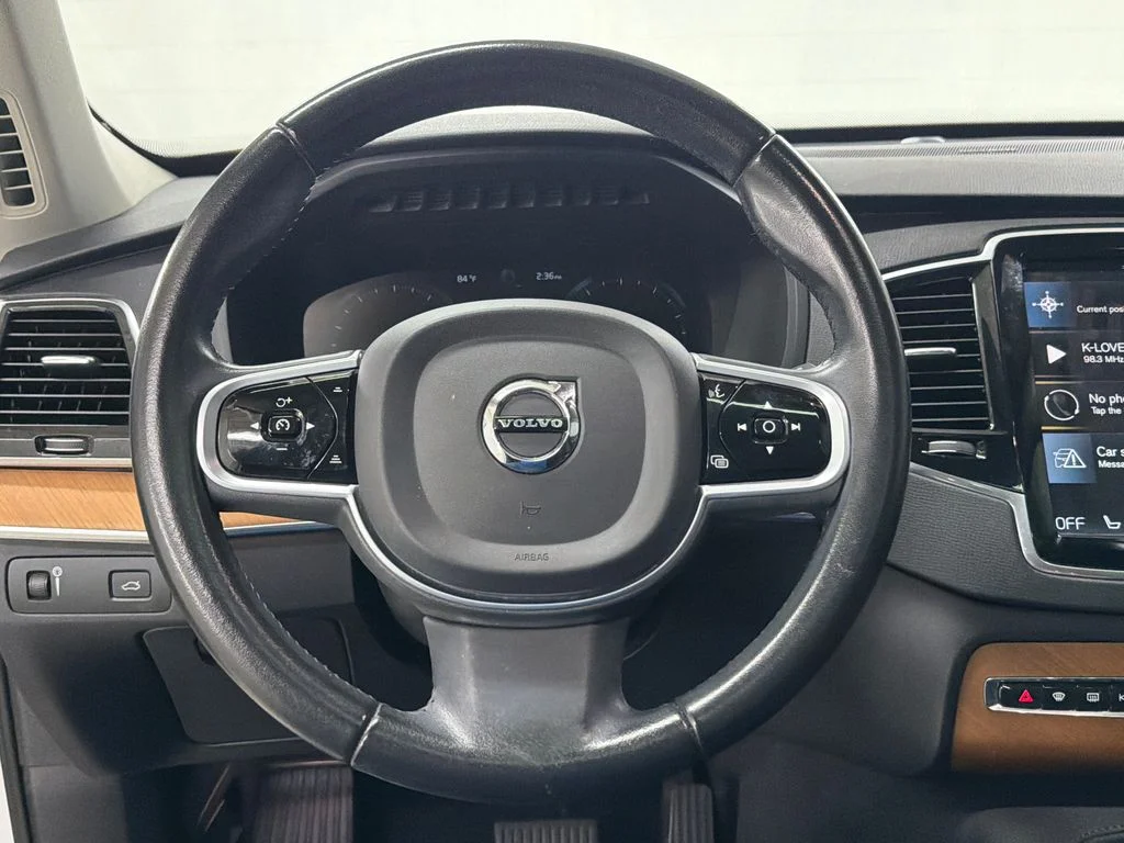 Certified Used 2022 White Volvo T6 Momentum image 19