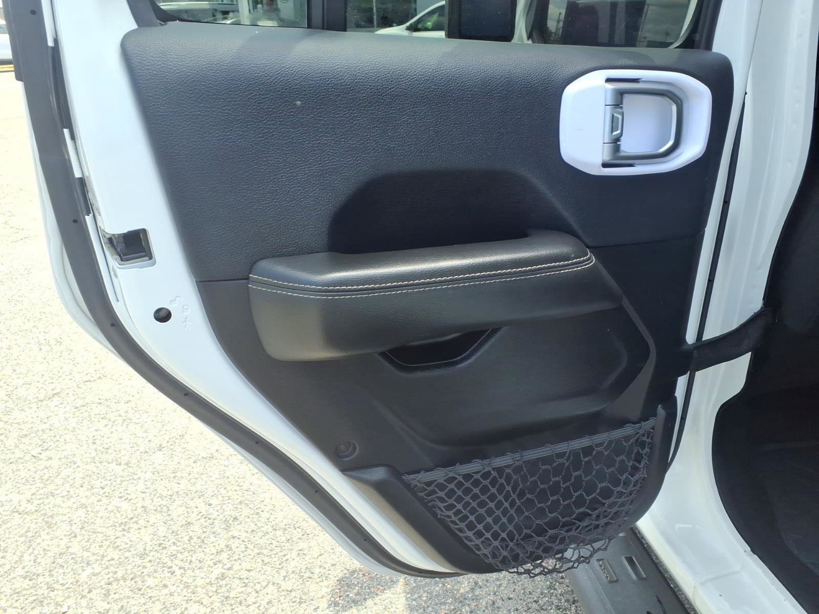 Used 2019 Bright White Clearcoat Jeep Sahara image 17