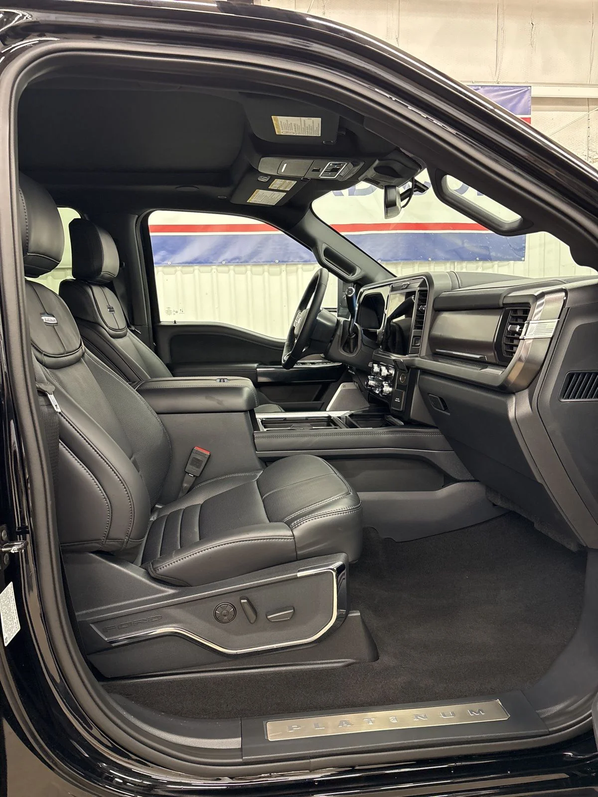 2026 Ford F-350 Super Duty Platinum - Photo 20