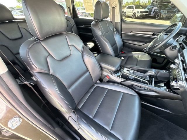 Certified Used 2025 Green Kia S image 28