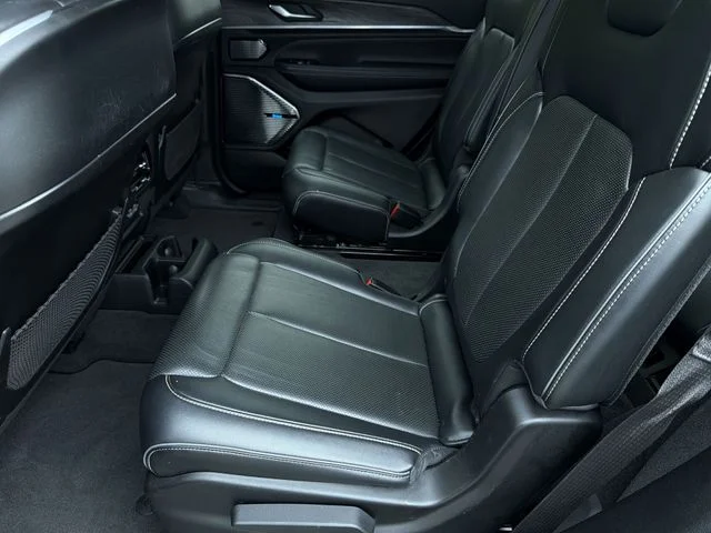 Used 2021 Black Jeep Overland image 20