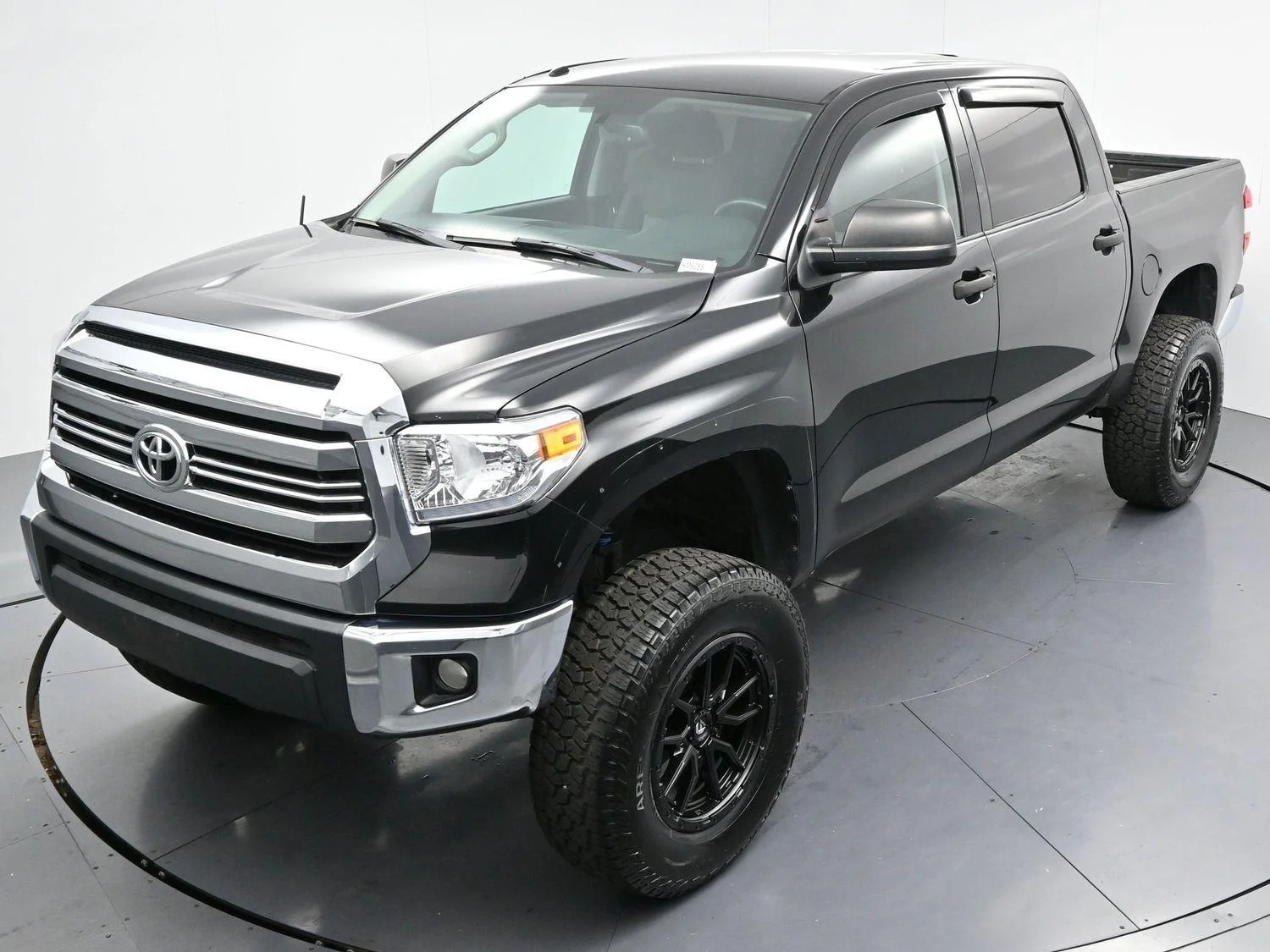 Used 2017 Black Toyota SR5 image 37