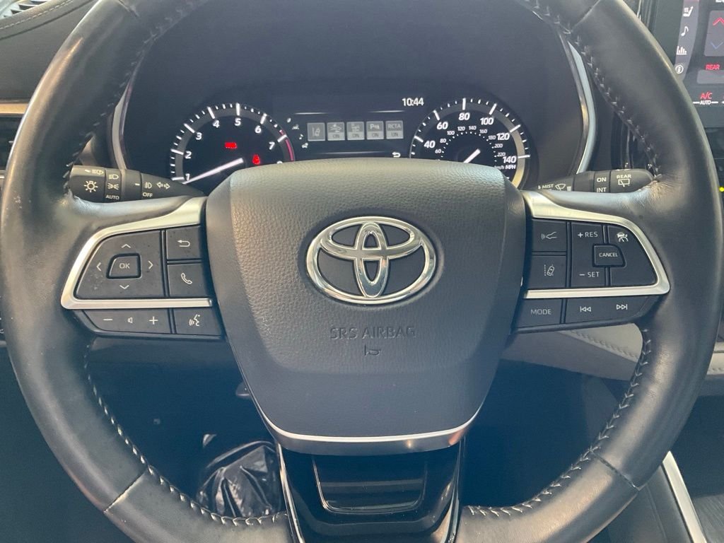 Used 2020 Gray Toyota Limited image 11