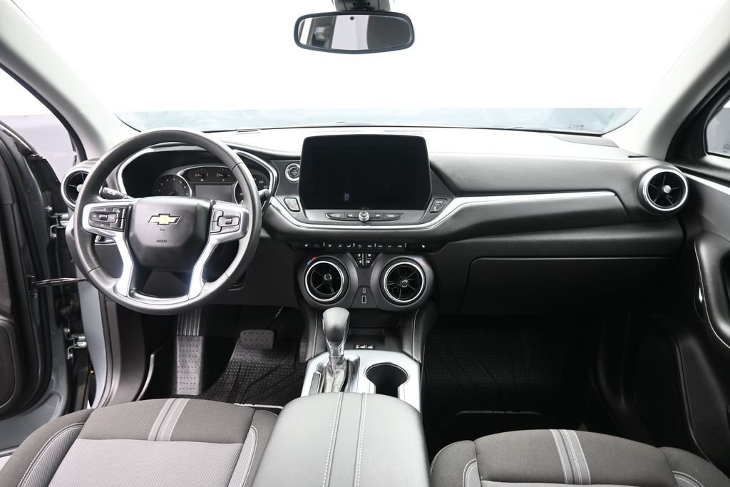 Used 2024 Gray Chevrolet LT image 27